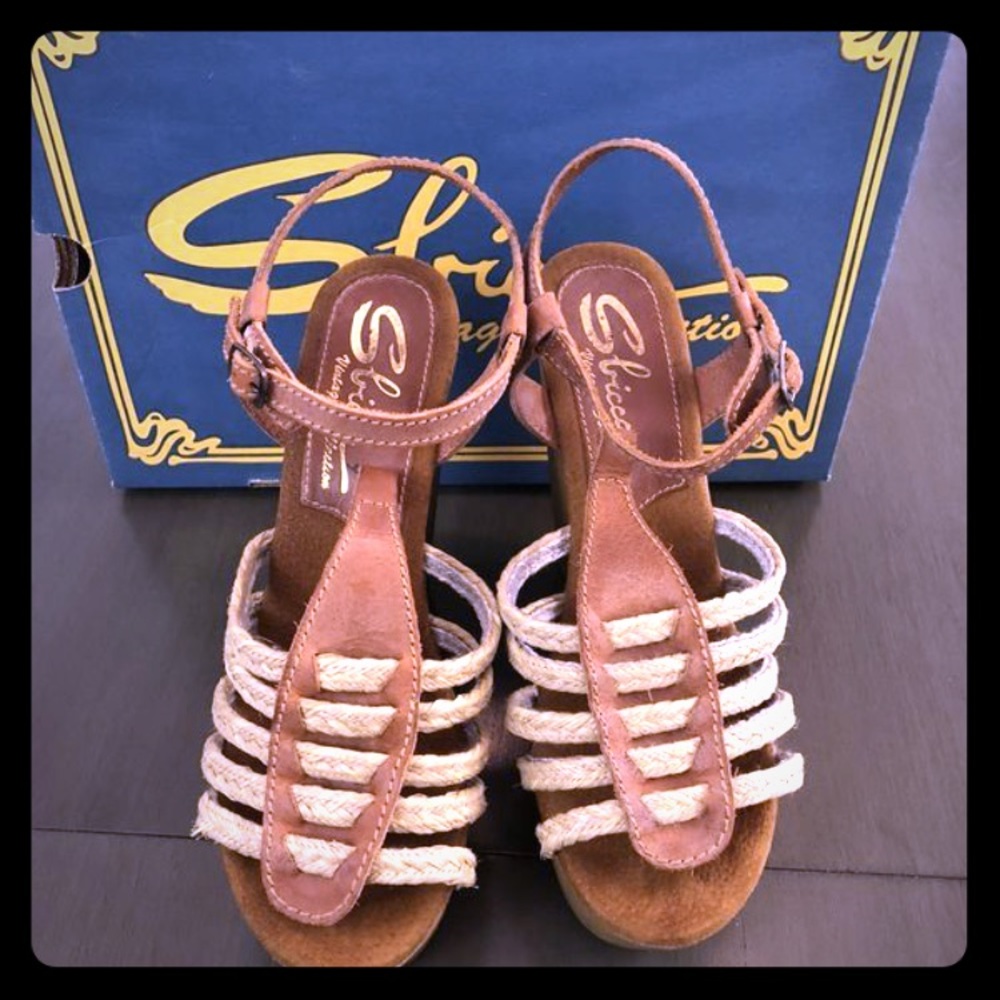 Open toed wedges